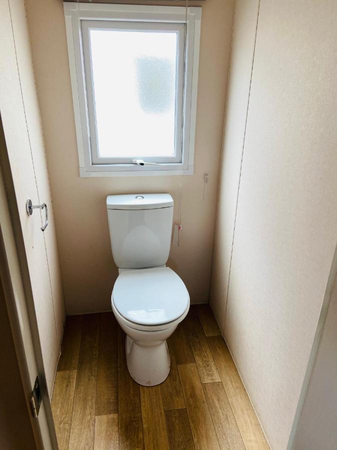 Отель High Tide Burmarsh Экстерьер фото